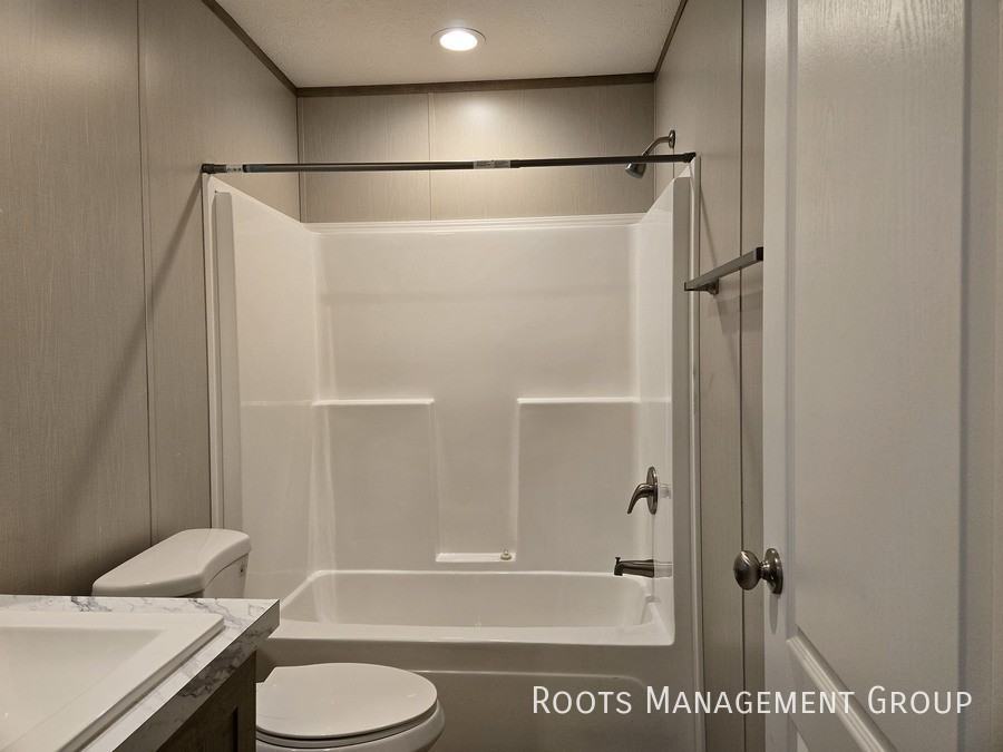 226 Robin Dr #226 - Photo 3 of 13