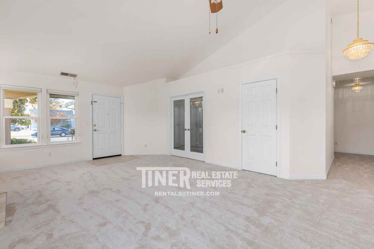 2240 Moraga Dr - Photo 7 of 27