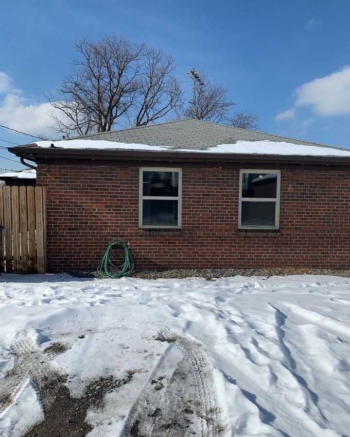 3234 N Saint Paul St - Photo 2 of 17