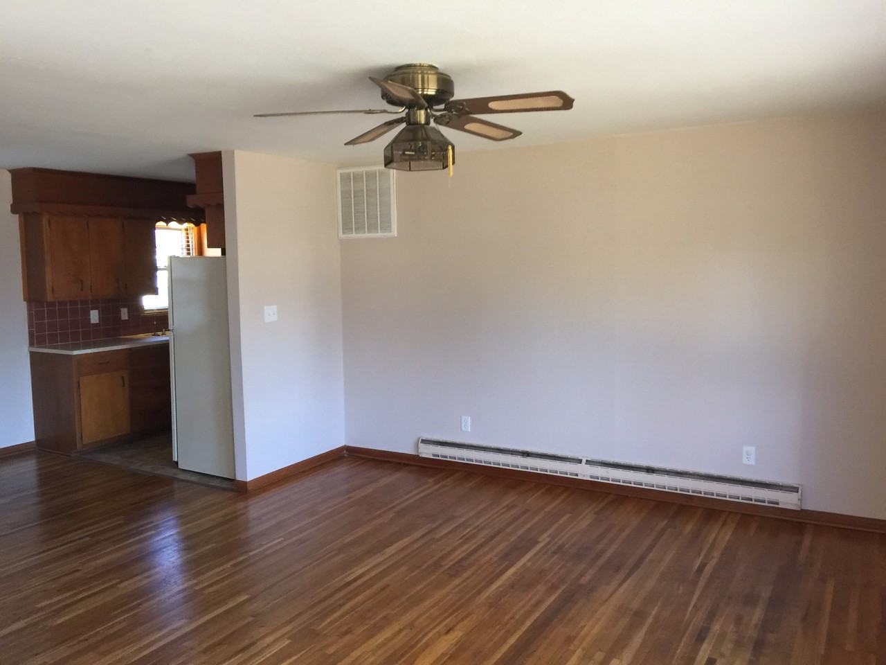 540 S Westview Dr - Photo 2 of 14