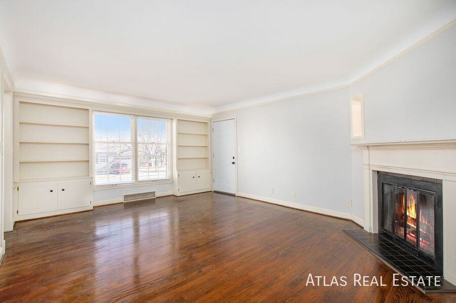 5734 Walmer St - Photo 3 of 15