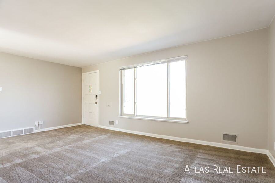 456 Fulton St - Photo 2 of 20