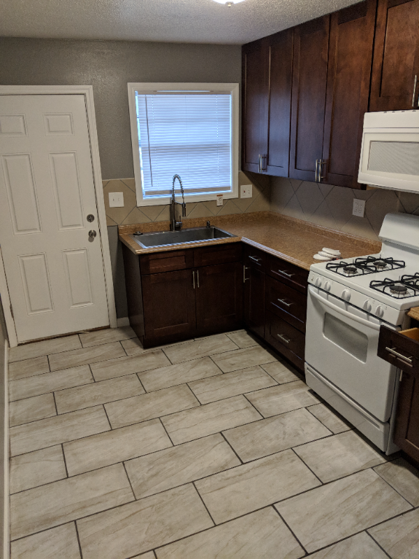 3106 N 51st Ter #B - Photo 6 of 8