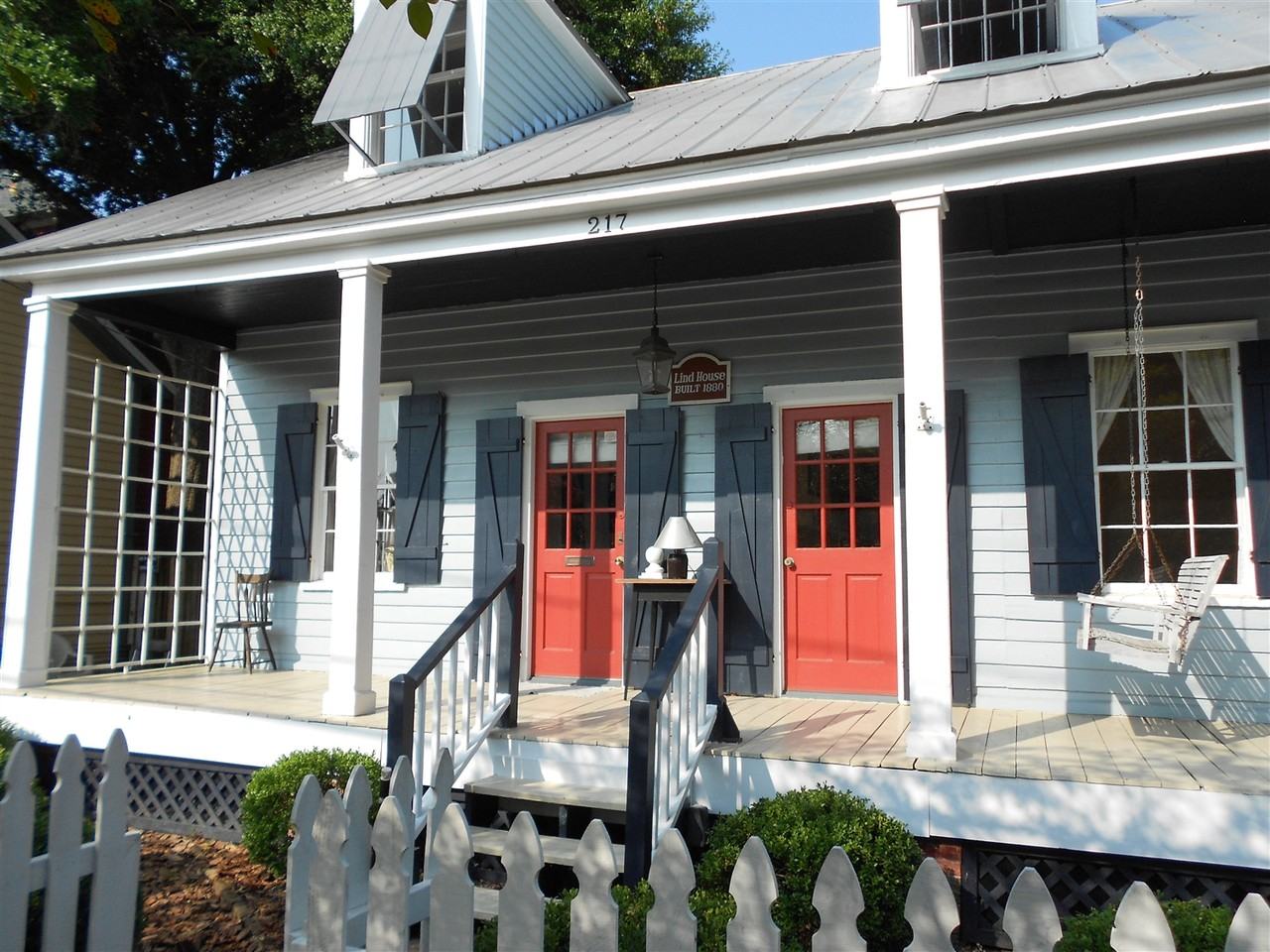 217 S Alcaniz St - Photo 2 of 19