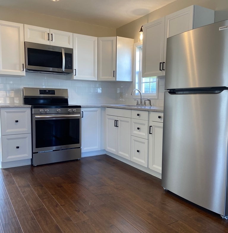 52 W 10th St - Photo 3 of 9