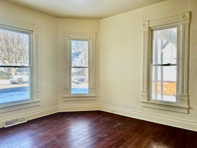 647 W Lexington Ave #1 - Photo 2 of 4