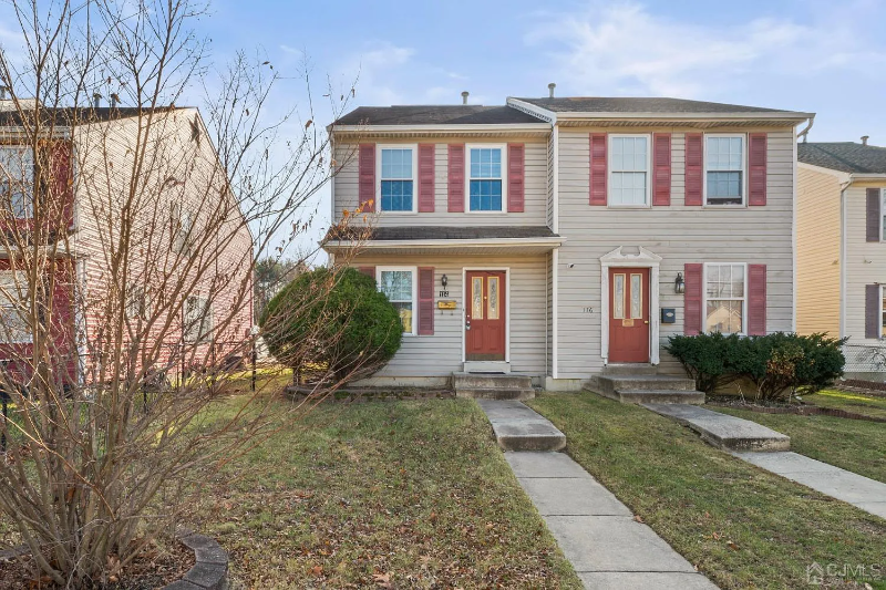 114 Gloucester Ave - Photo 2 of 18
