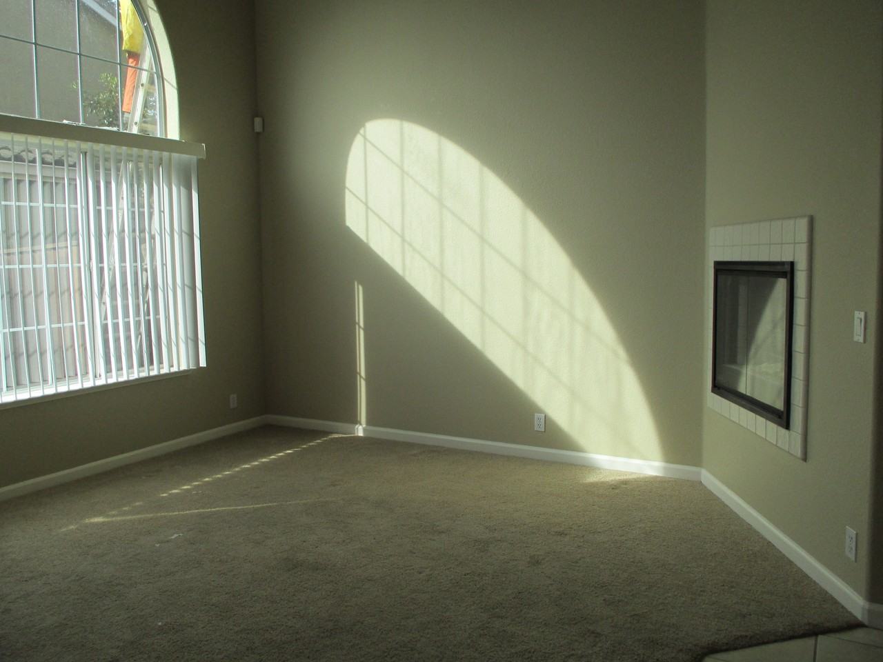 437 Cll Cerro - Photo 2 of 15