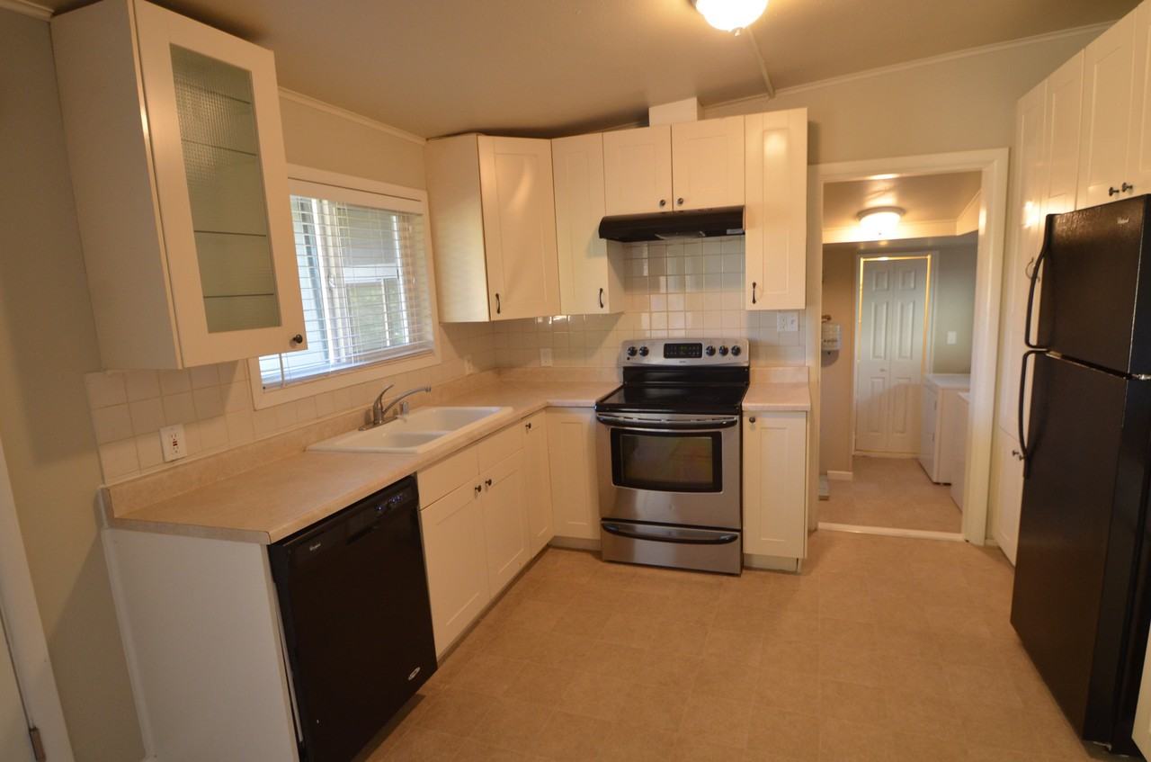 11015 35th Ave SW - Photo 2 of 12
