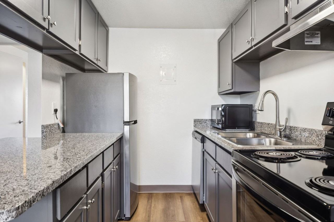 3342-3358 Butternut Dr (8 units) - Photo 2 of 11