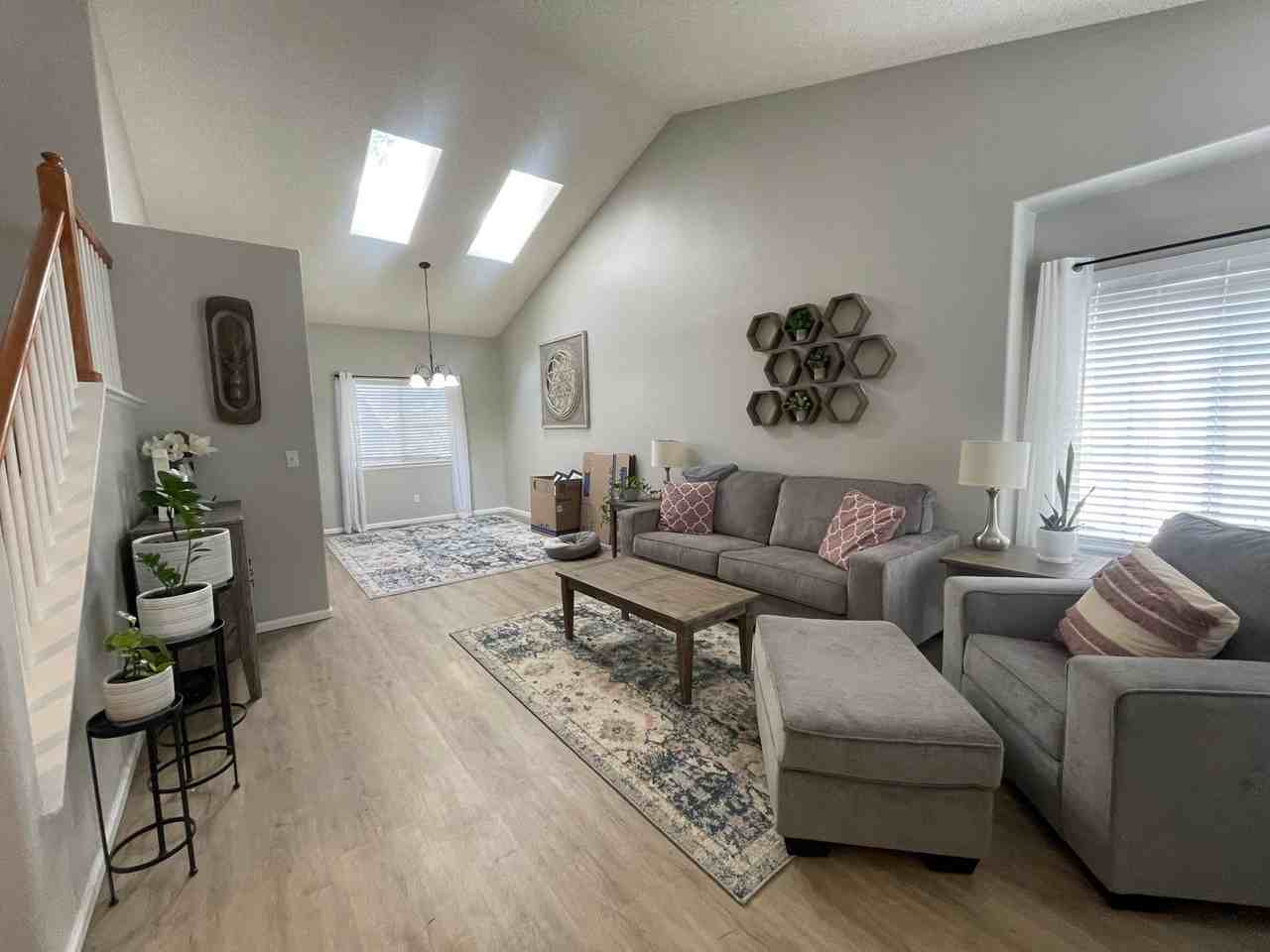 10181 Woodrose Ct - Photo 4 of 49