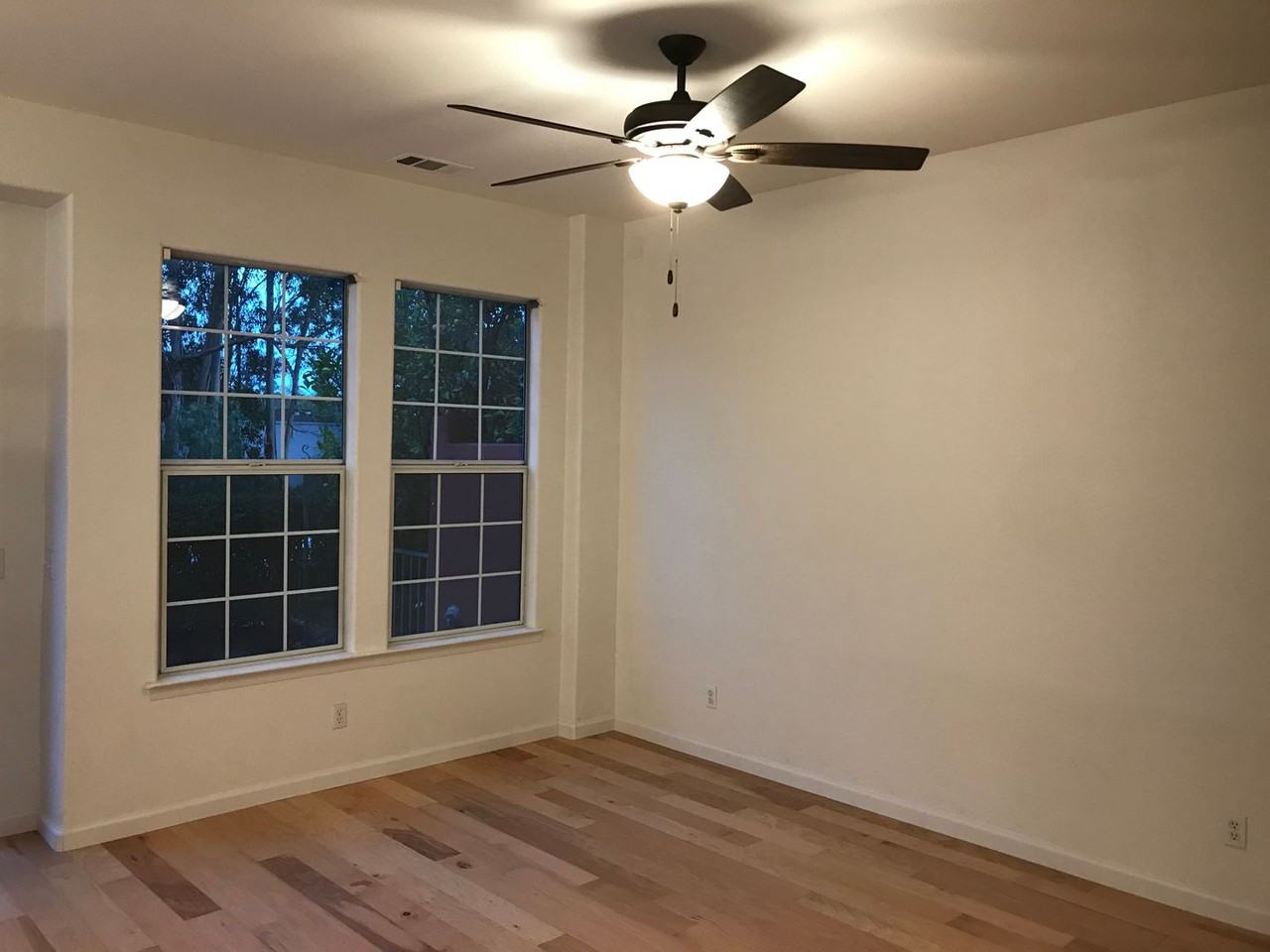 923 Lawrence Dr - Photo 6 of 20