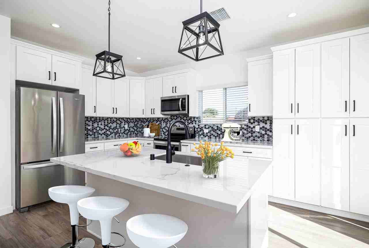 123 E 2nd St - Photo 2 of 19