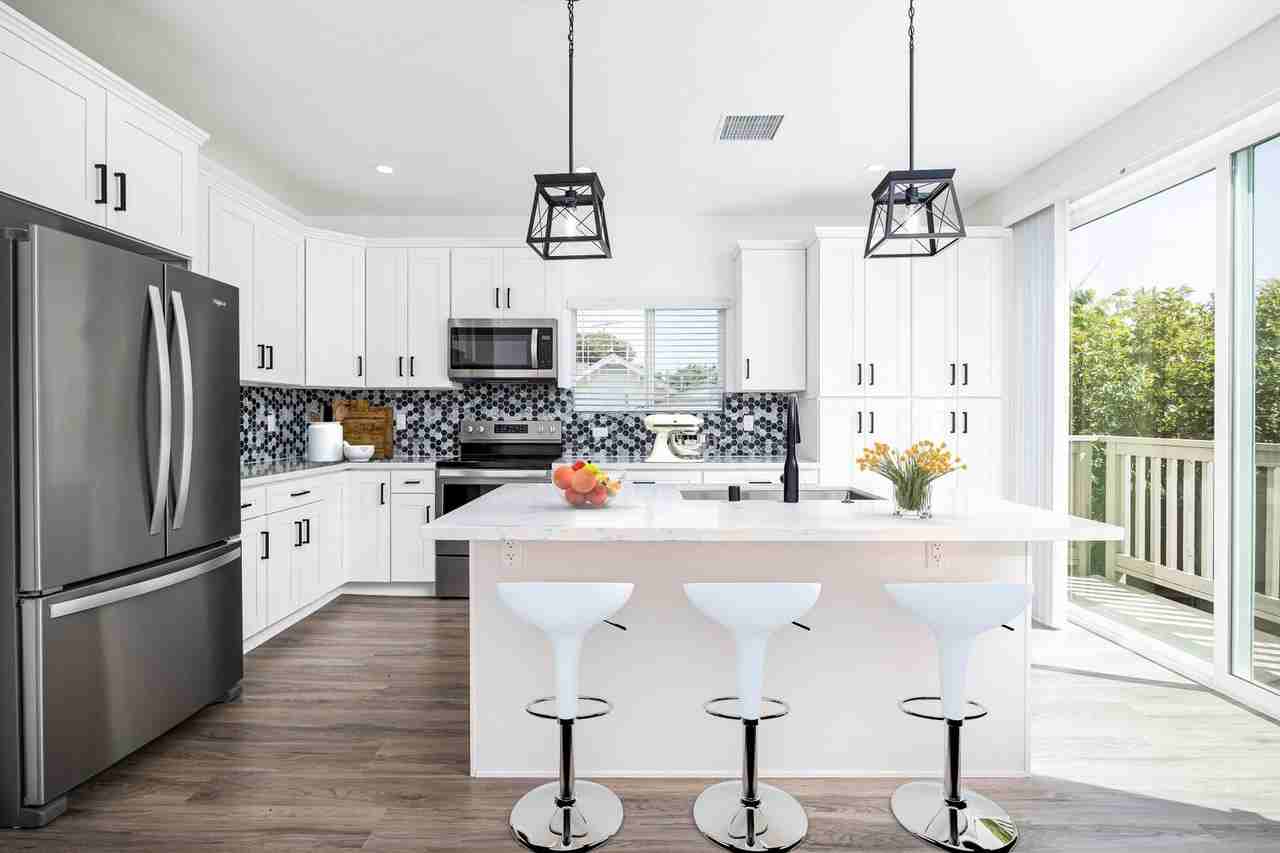 123 E 2nd St - Photo 3 of 19