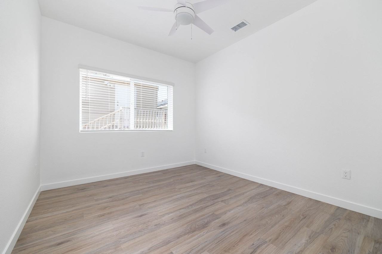 123 E 2nd St - Photo 7 of 19