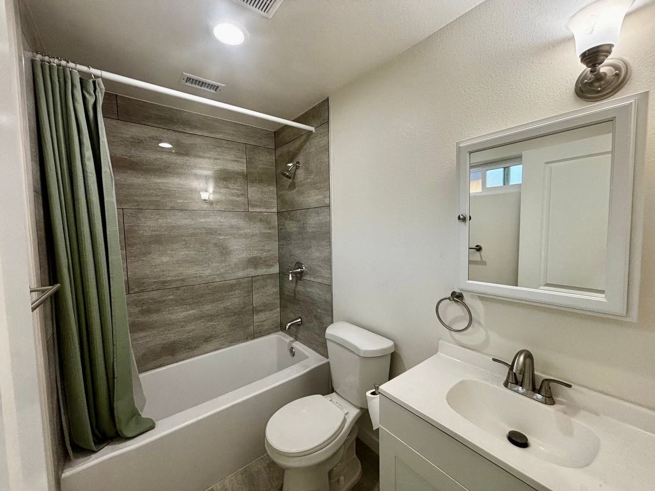 3021 46th St - Photo 7 of 13