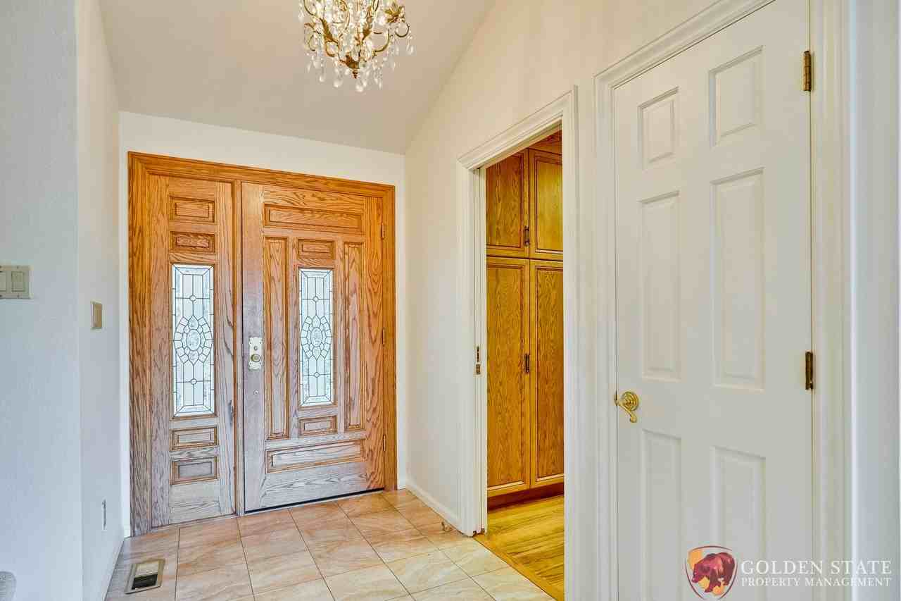 25564 Fernhill Dr - Photo 3 of 46