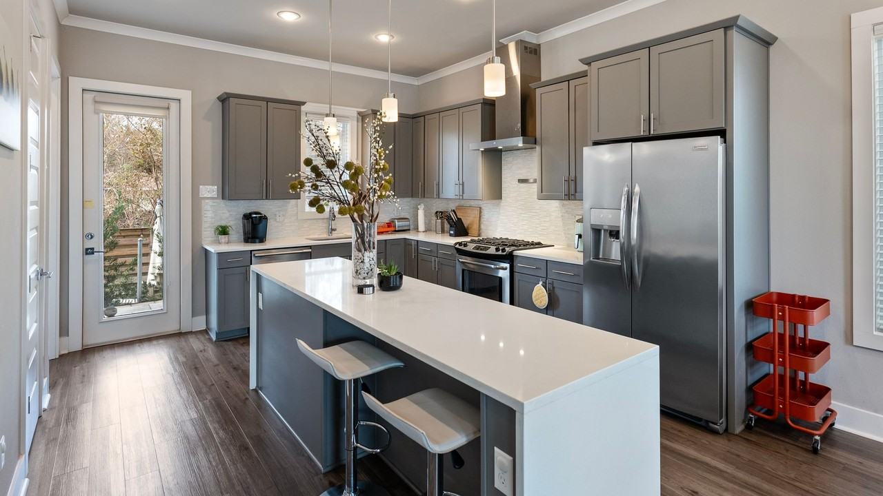 7072 Kodiak Dr - Photo 3 of 10