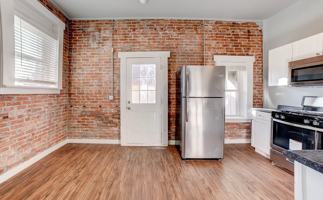 featured image of 322 S Park St