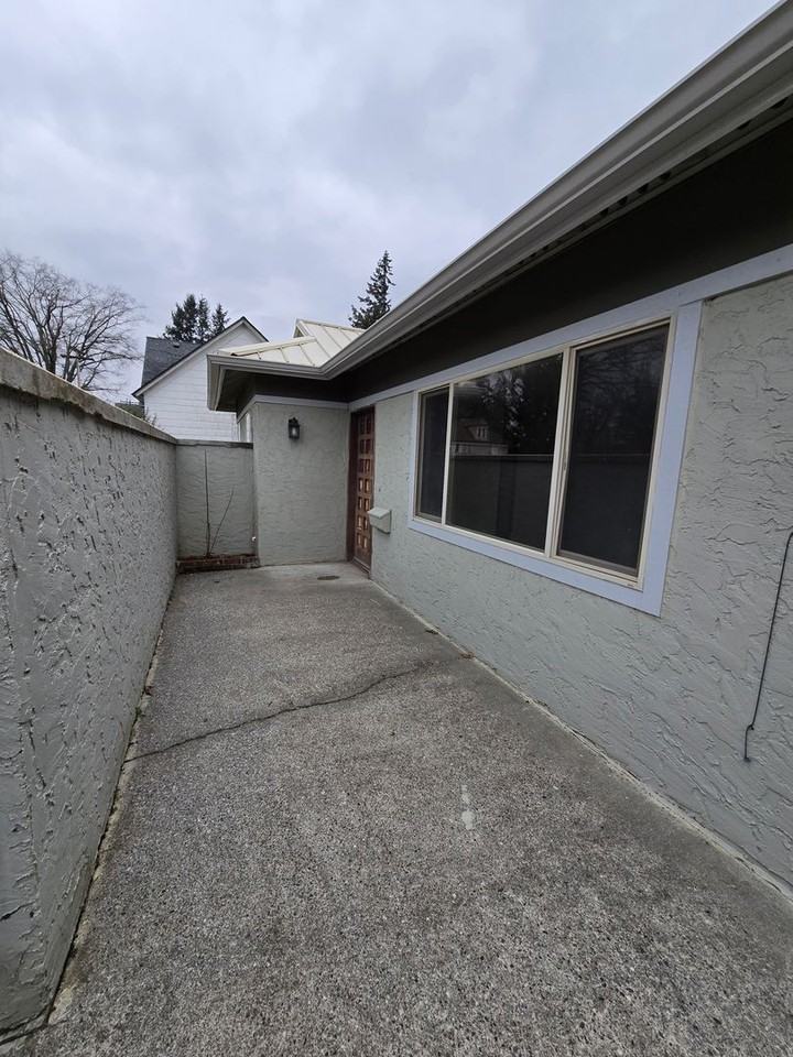 408/410 Warner Street - Photo 2 of 22