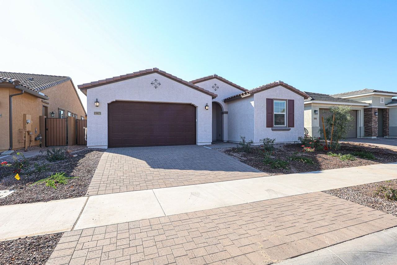 15875 W Kendall St - Photo 3 of 44