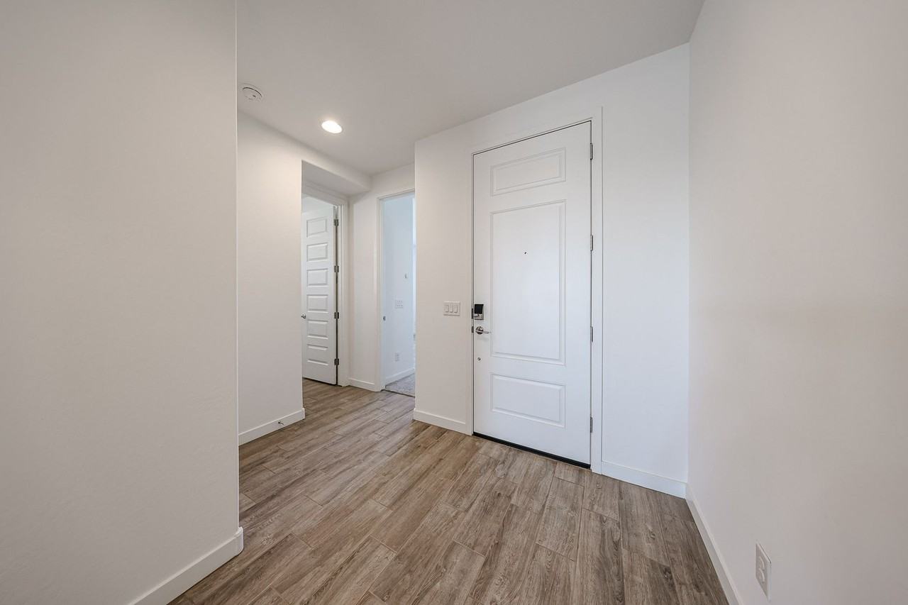 15875 W Kendall St - Photo 6 of 44