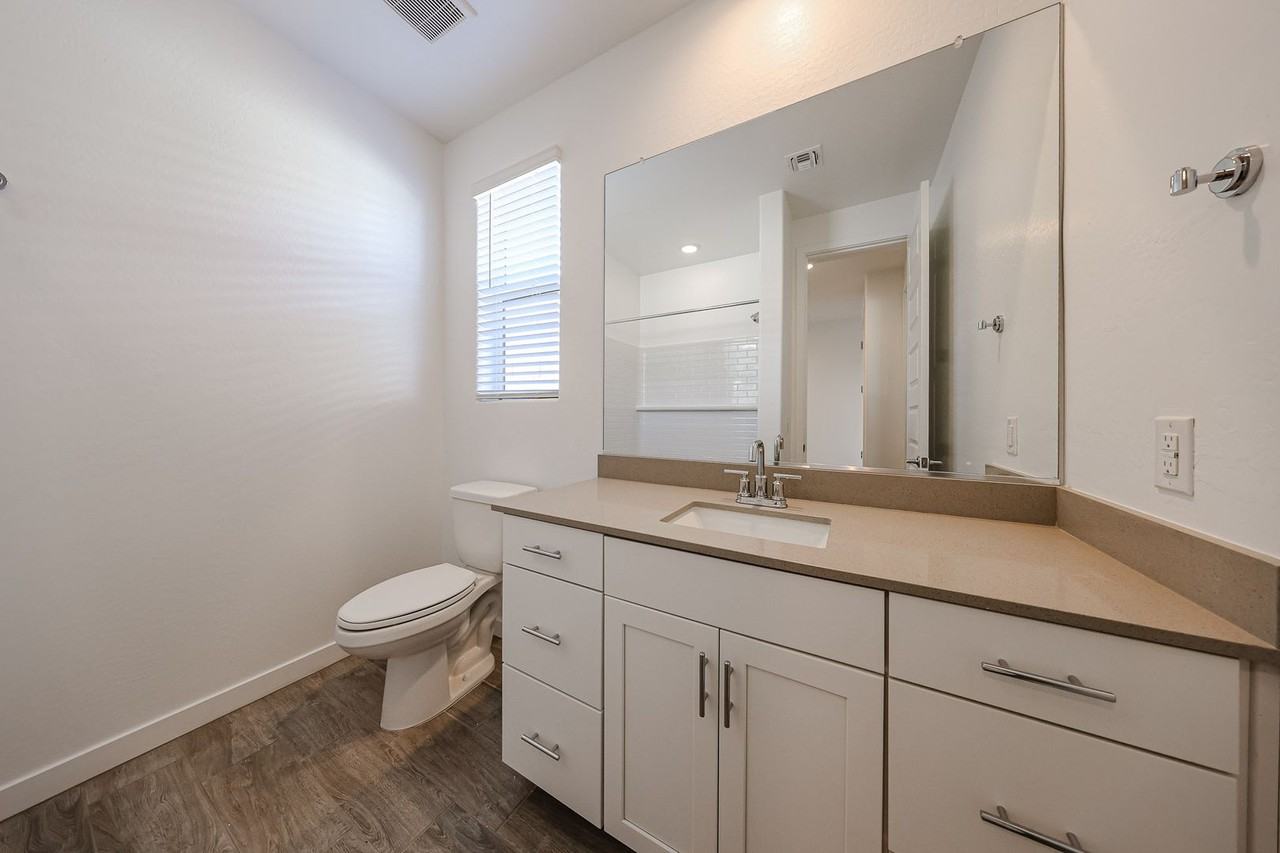 15875 W Kendall St - Photo 7 of 44