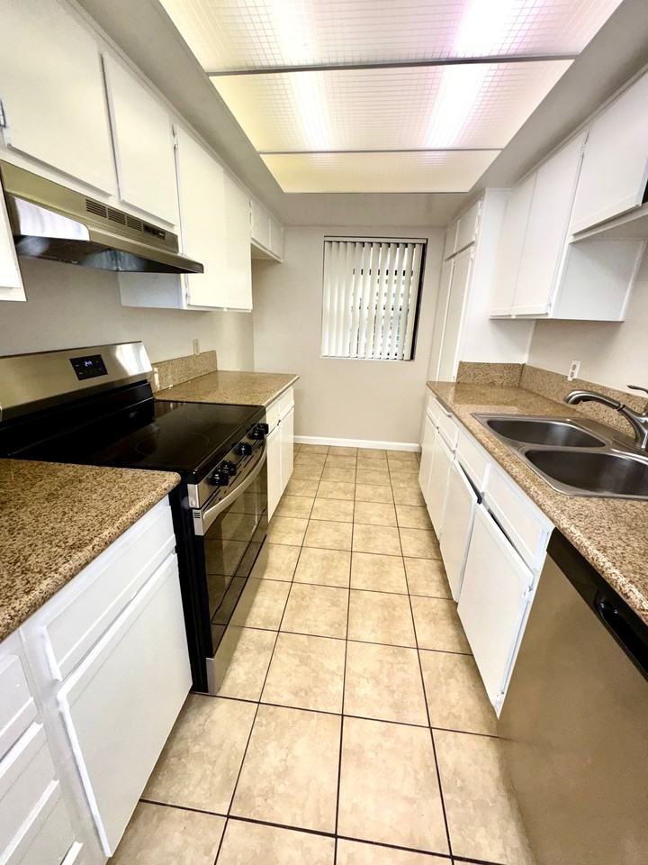 620 E San Jose Ave #E - Photo 3 of 12