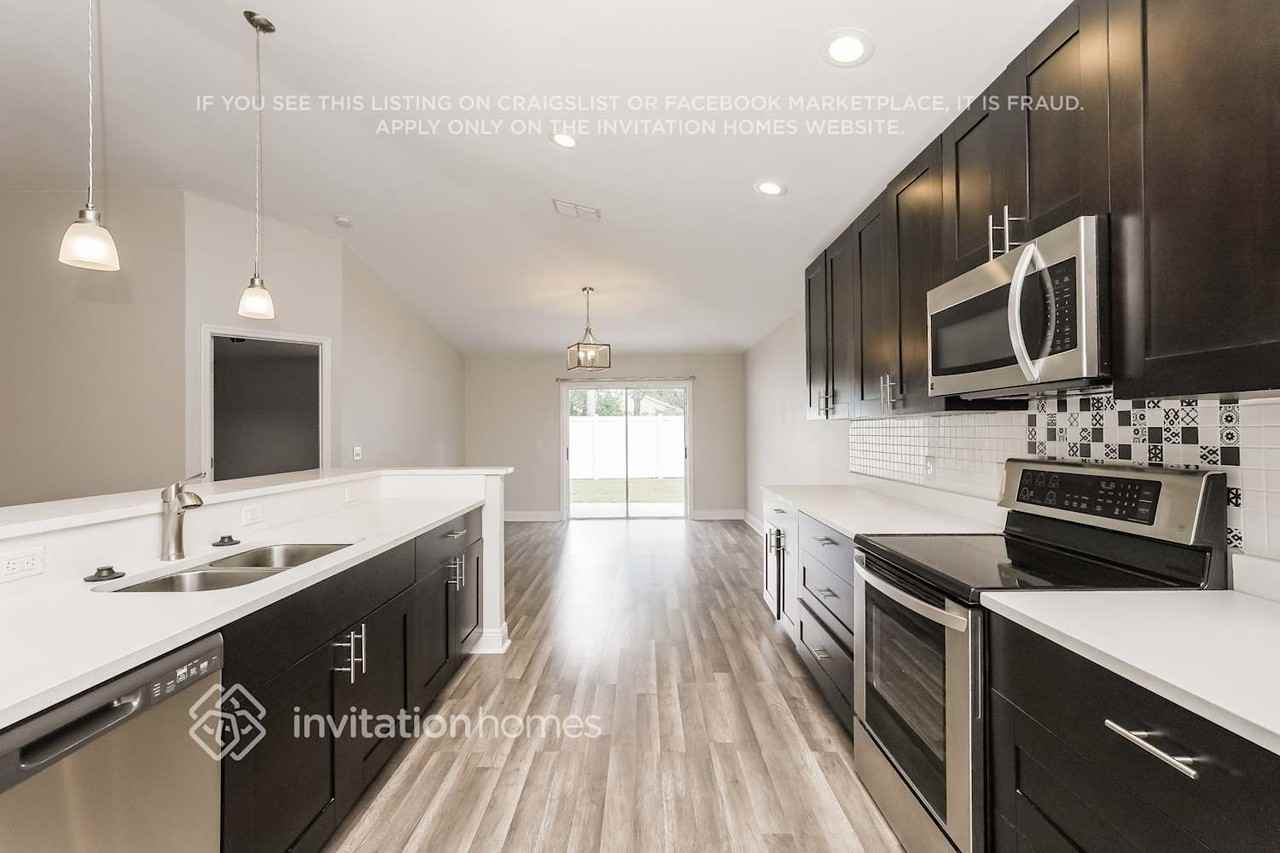 4616 Horseshoe Pick Ln - Photo 6 of 17