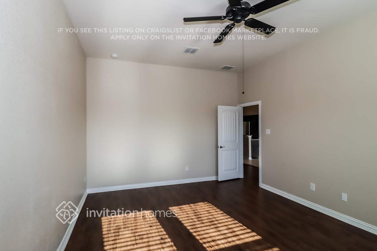 9109 Curacao Dr - Photo 7 of 15