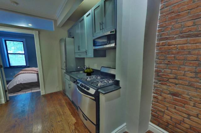 521 E 5th St - Photo 2 of 9