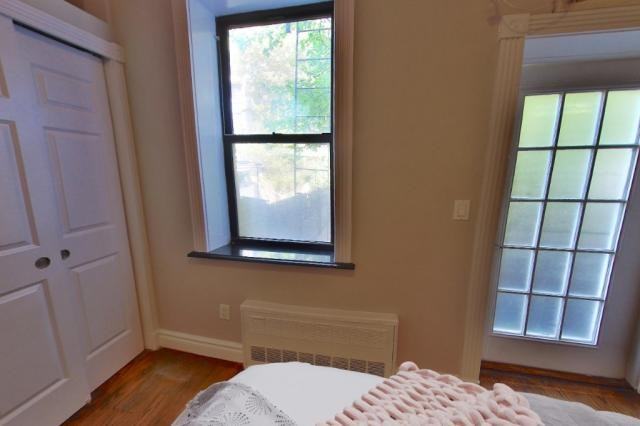 521 E 5th St - Photo 3 of 9