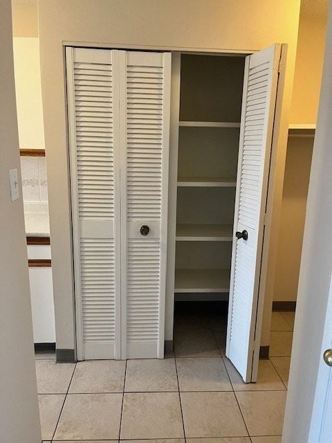 502 58 Ave Sw - Photo 3 of 14