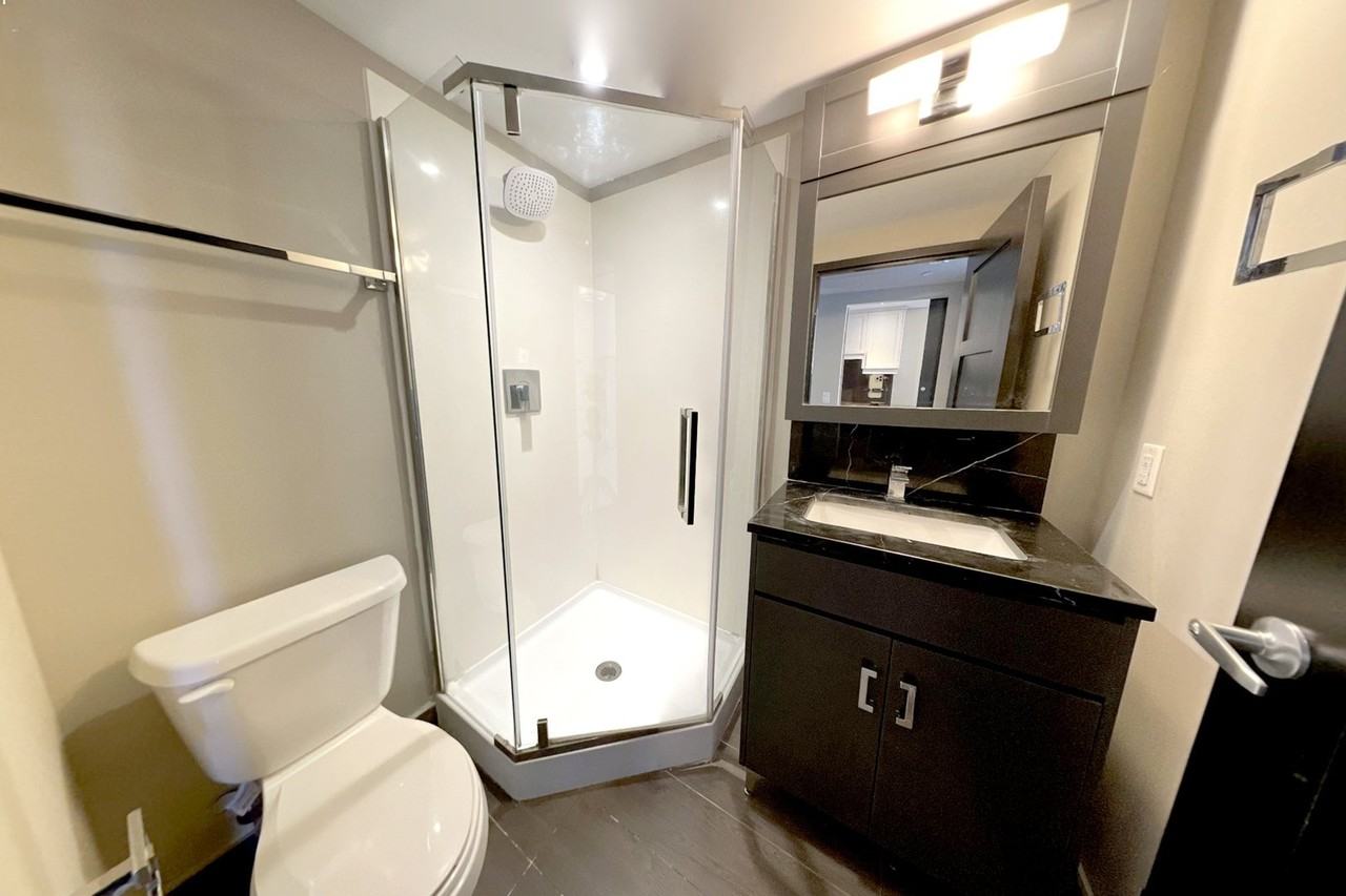 330 Phillip St - Photo 2 of 14