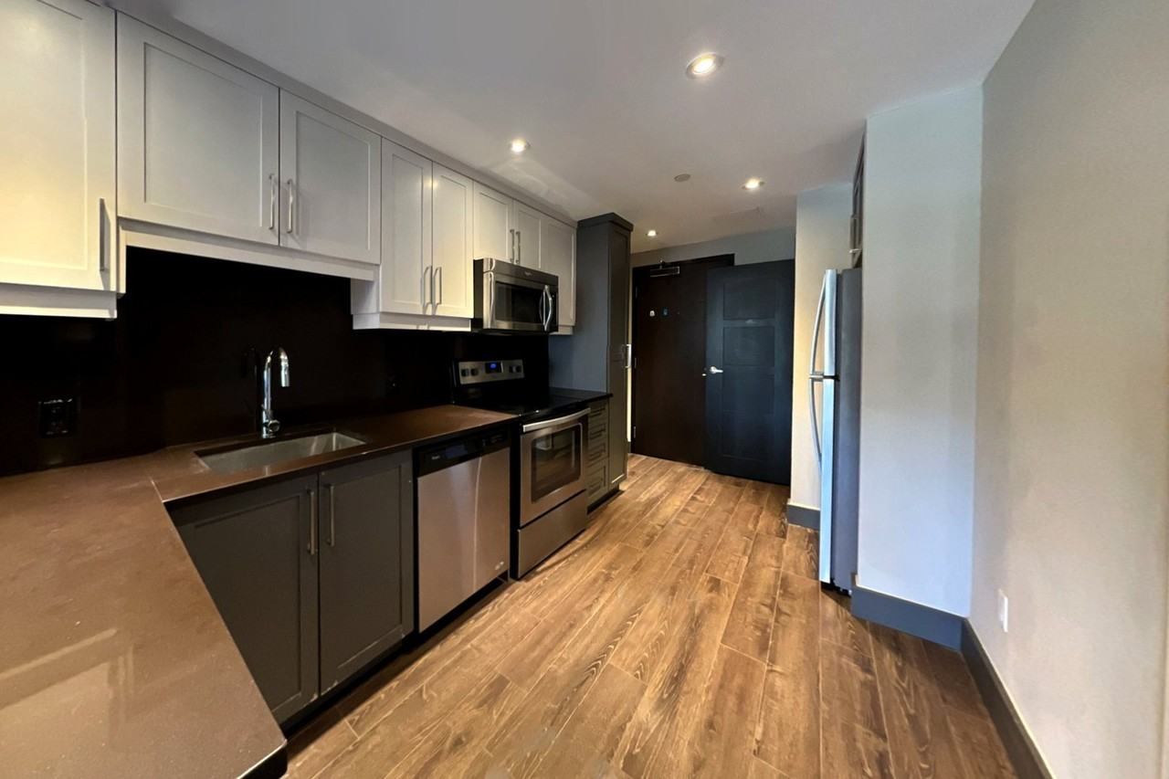 330 Phillip St - Photo 5 of 14