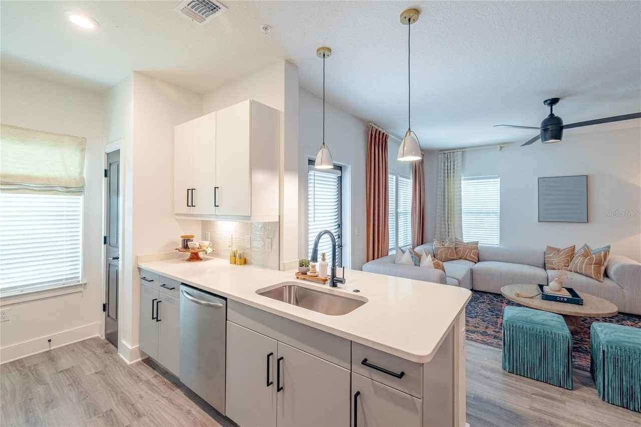 1420 Lakefront Dr #1102 - Photo 5 of 45