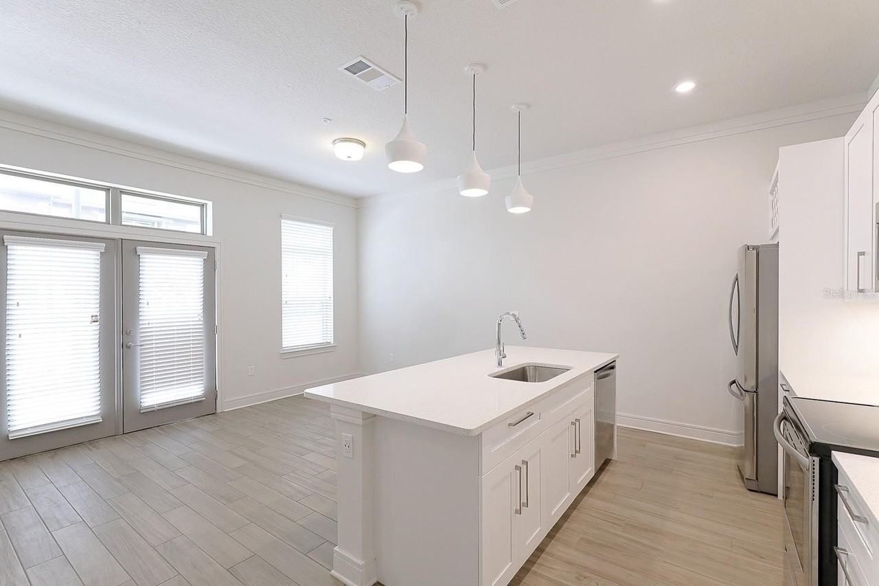 1420 Lakefront Dr - Photo 5 of 43