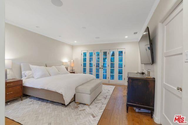 1643 Queens Rd - Photo 3 of 8