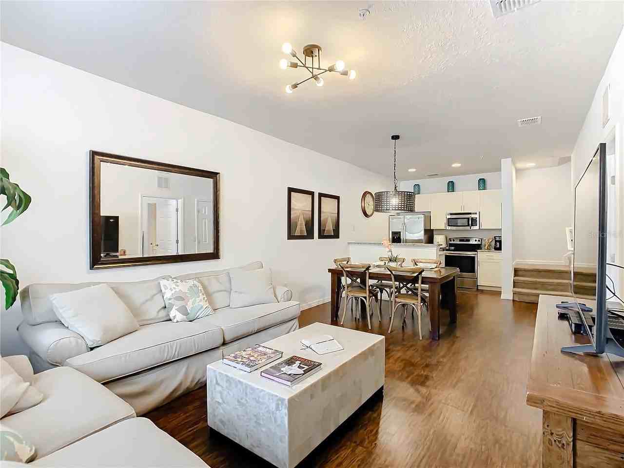 5362 Diplomat Ct - Photo 3 of 30