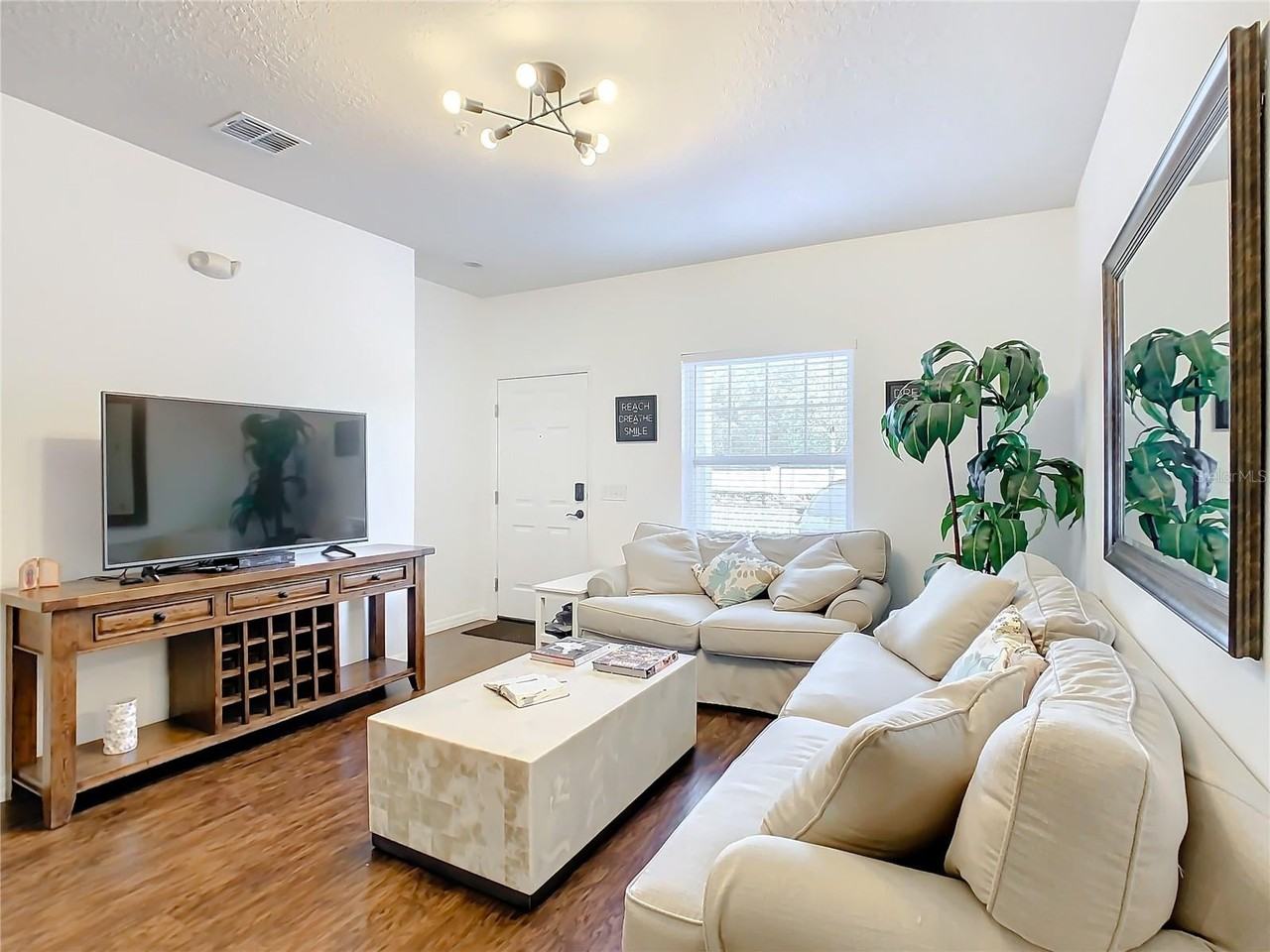 5362 Diplomat Ct - Photo 5 of 30