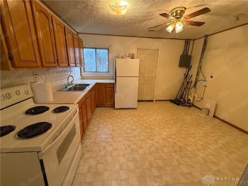 846 Donora Dr - Photo 4 of 17