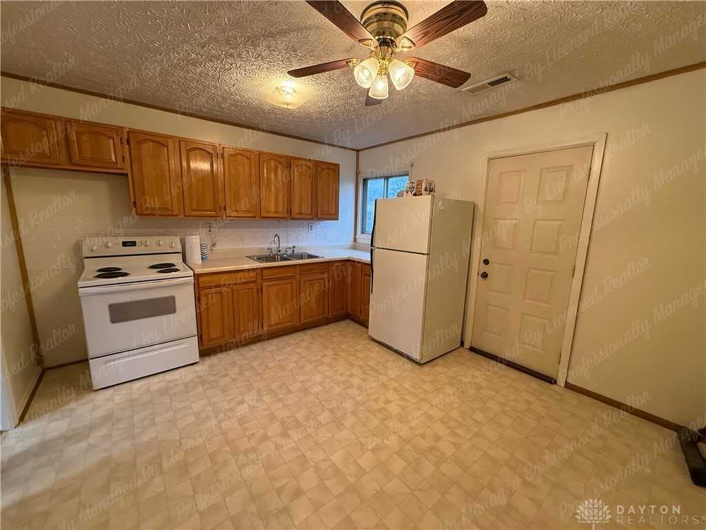 846 Donora Dr - Photo 5 of 17