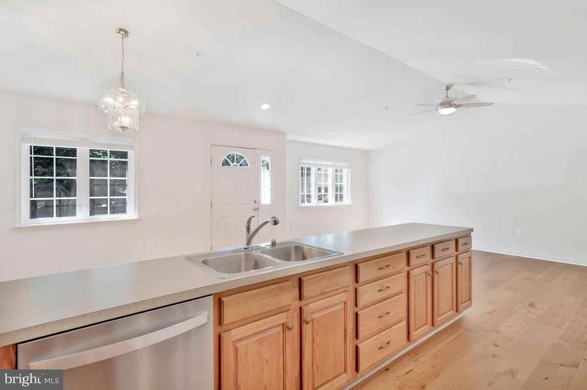 217 Westlake Blvd - Photo 4 of 35