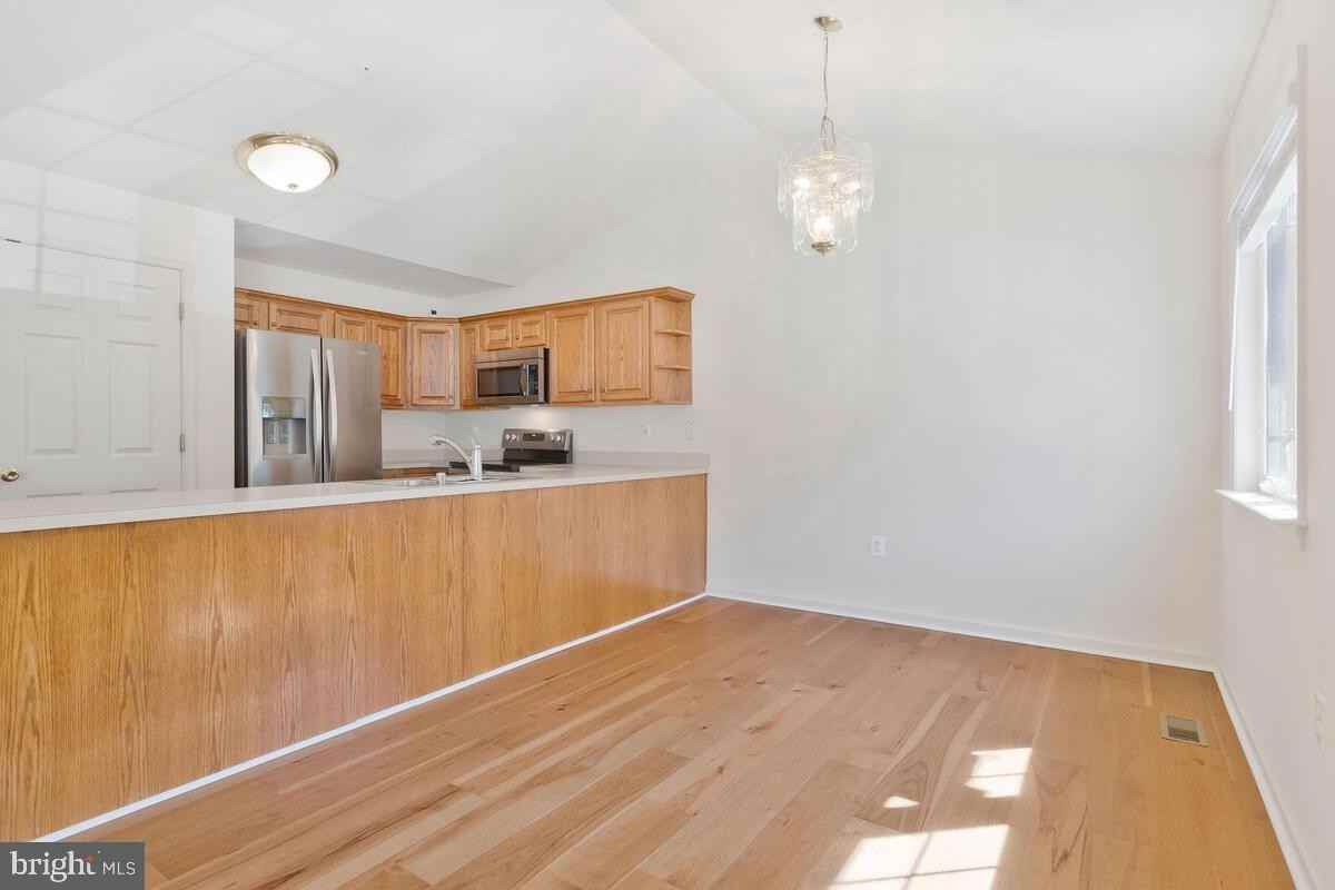 217 Westlake Blvd - Photo 7 of 35