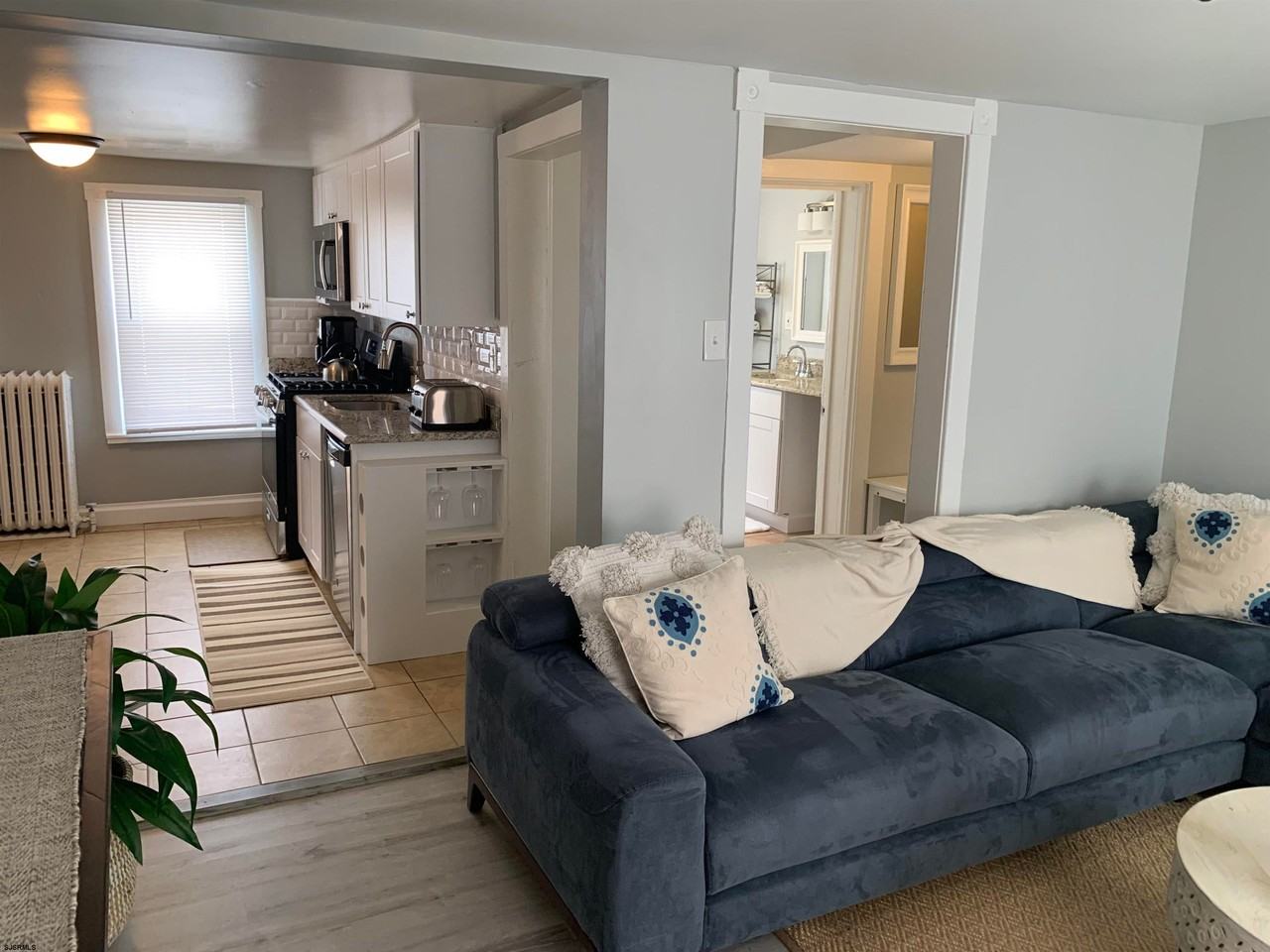 46 S Portland Ave - Photo 2 of 10