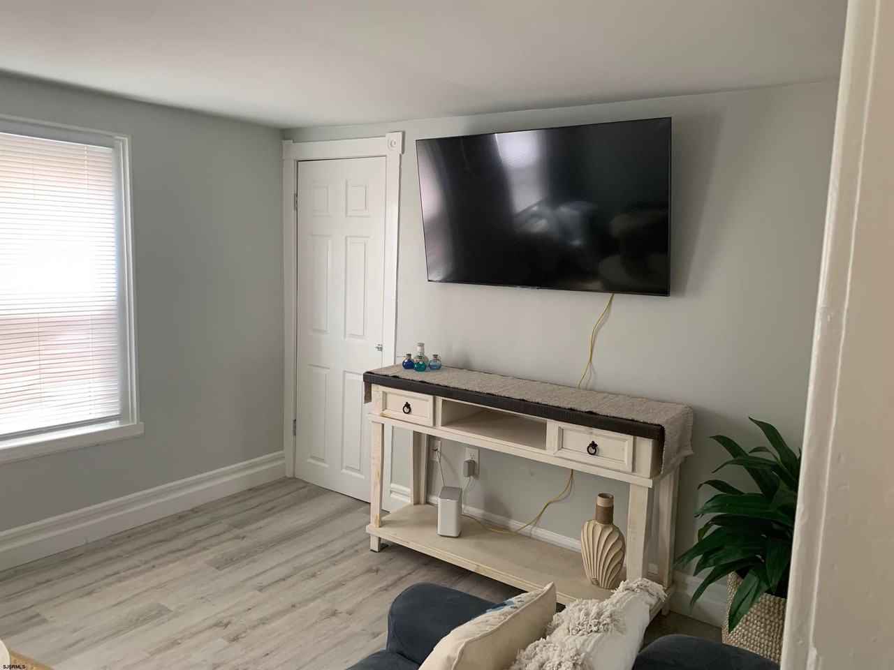 46 S Portland Ave - Photo 7 of 10