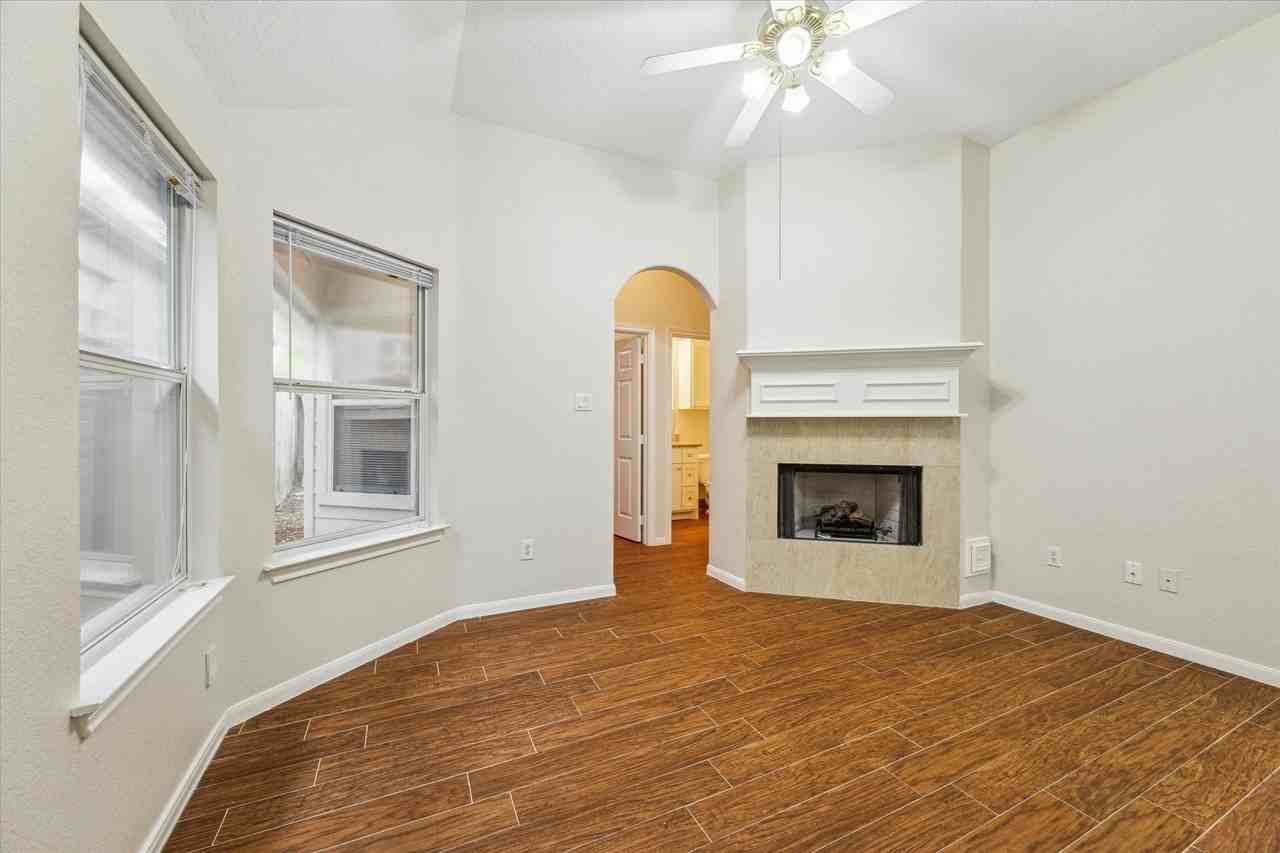 2806 Crescent Star Rd - Photo 3 of 15