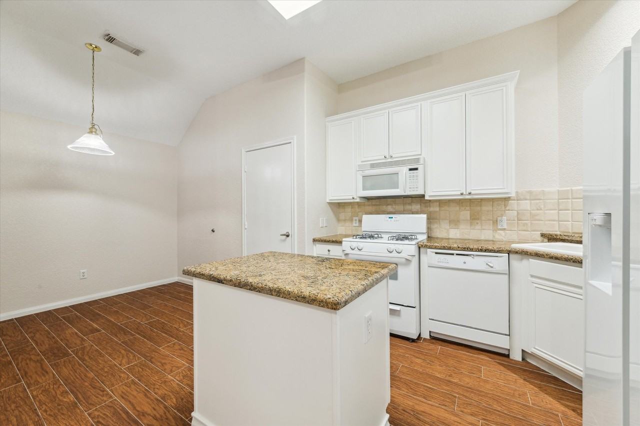 2806 Crescent Star Rd - Photo 6 of 15