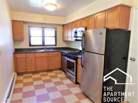 1644 W Sherwin Ave #2C - Photo 1 of 1