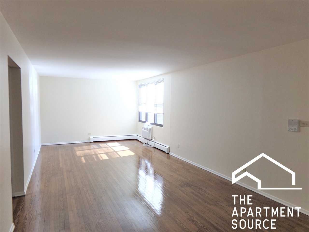 1644 W Sherwin Ave #2C - Photo 4 of 10